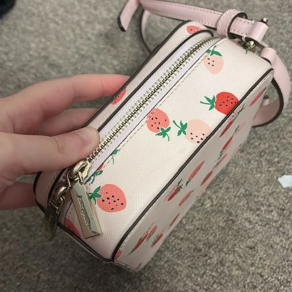 kate spade | Daisy Strawberry Crossbody Purse Bag - Picture 4 of 6